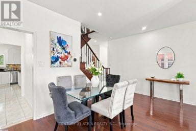 136 ROLLINGHILL ROAD Richmond Hill (Jefferson) Ontario photo 5