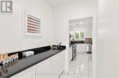 136 ROLLINGHILL ROAD Richmond Hill (Jefferson) Ontario photo 7