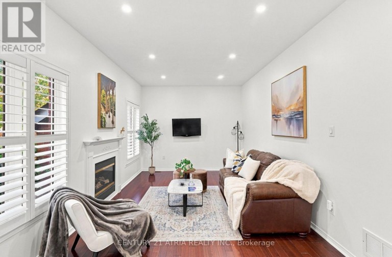136 ROLLINGHILL ROAD, Richmond Hill (Jefferson), Ontario, L4E4E1