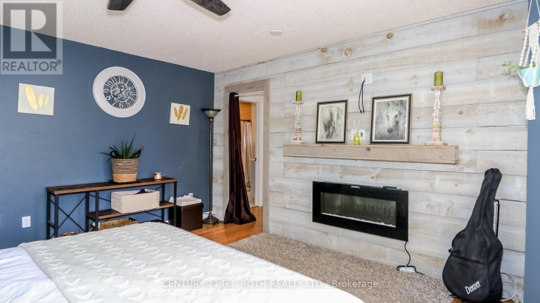 61 BARWICK DRIVE W, Barrie (West Bayfield), Ontario, L4N6Z5