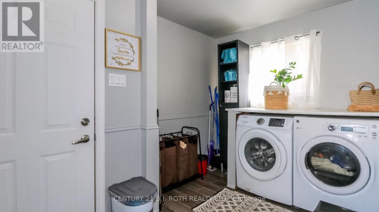 61 BARWICK DRIVE W, Barrie (West Bayfield), Ontario, L4N6Z5