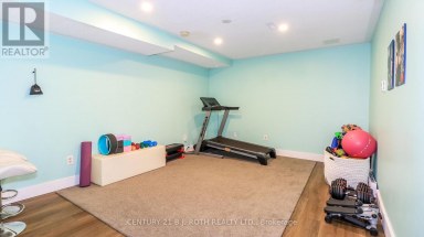 61 BARWICK DRIVE W Barrie (West Bayfield) Ontario photo 25