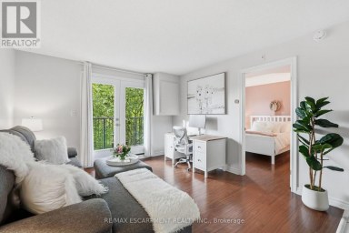 322 - 2030 CLEAVER AVENUE Burlington (Headon) Ontario photo 1