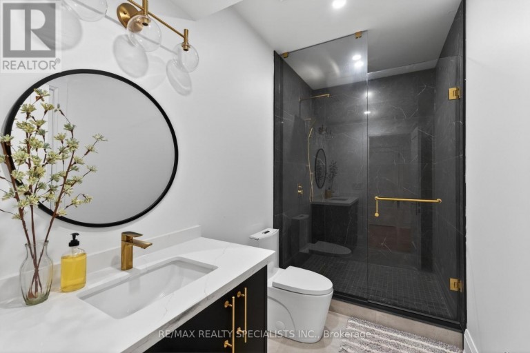 431 SEATON DRIVE, Oakville (WO West), Ontario, L6L3Y3
