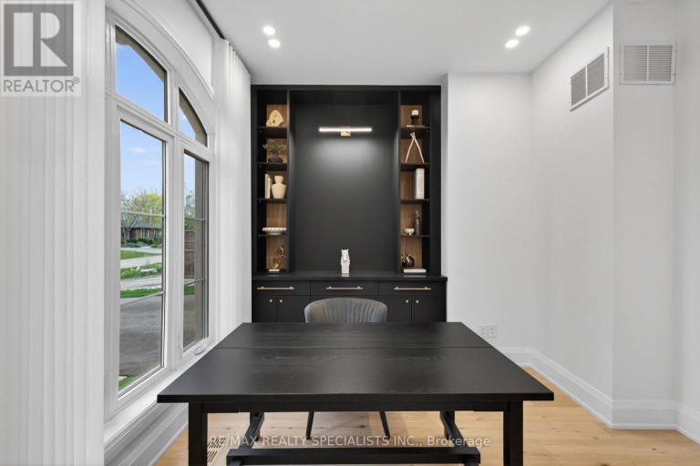 431 SEATON DRIVE, Oakville (WO West), Ontario, L6L3Y3