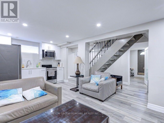 56 LOVILLA BOULEVARD, Toronto (Humberlea-Pelmo Park), Ontario, M9M1C5