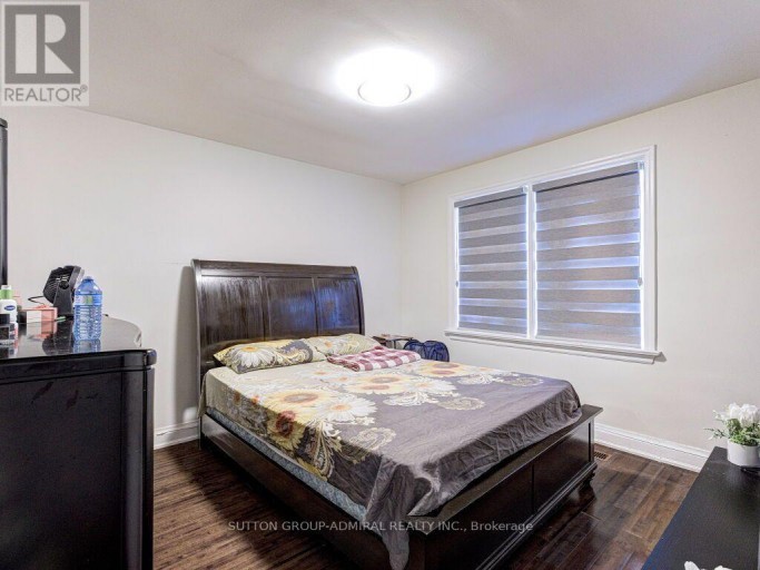 56 LOVILLA BOULEVARD, Toronto (Humberlea-Pelmo Park), Ontario, M9M1C5