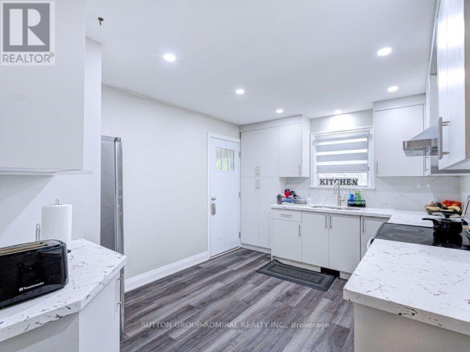 56 LOVILLA BOULEVARD, Toronto (Humberlea-Pelmo Park), Ontario, M9M1C5