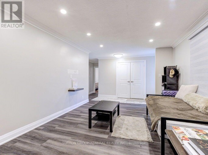 56 LOVILLA BOULEVARD, Toronto (Humberlea-Pelmo Park), Ontario, M9M1C5