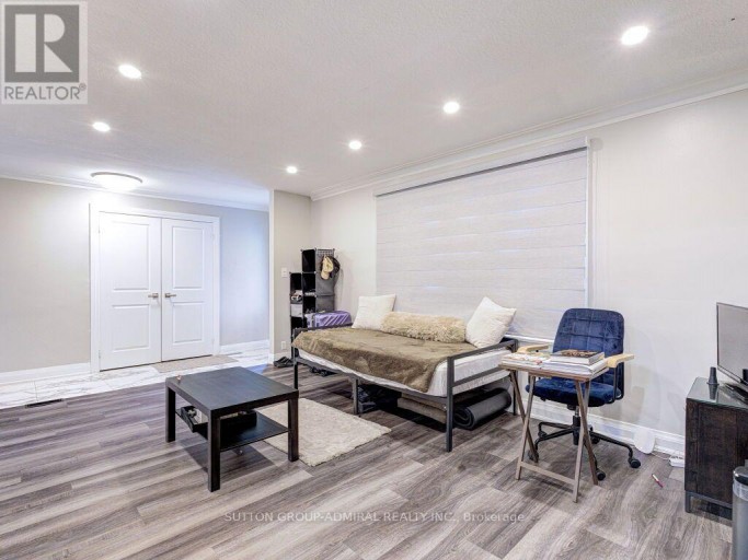 56 LOVILLA BOULEVARD, Toronto (Humberlea-Pelmo Park), Ontario, M9M1C5