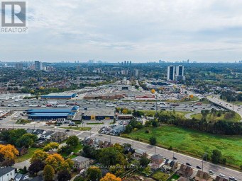 56 LOVILLA BOULEVARD Toronto (Humberlea-Pelmo Park) Ontario photo 44