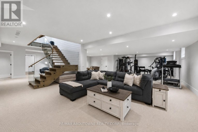 489 LAKESHORE ROAD W, Oakville (SW Southwest), Ontario, L6K1G4