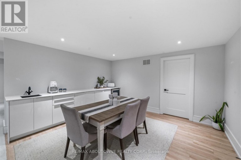489 LAKESHORE ROAD W, Oakville (SW Southwest), Ontario, L6K1G4
