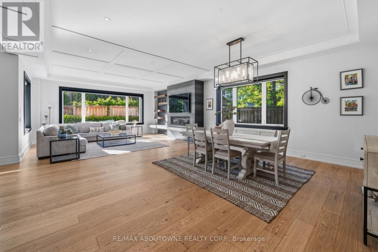 489 LAKESHORE ROAD W, Oakville (SW Southwest), Ontario, L6K1G4