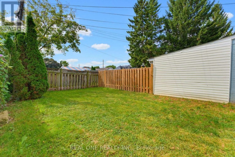 27 GILKISON STREET, Brantford, Ontario, N3T1Z7