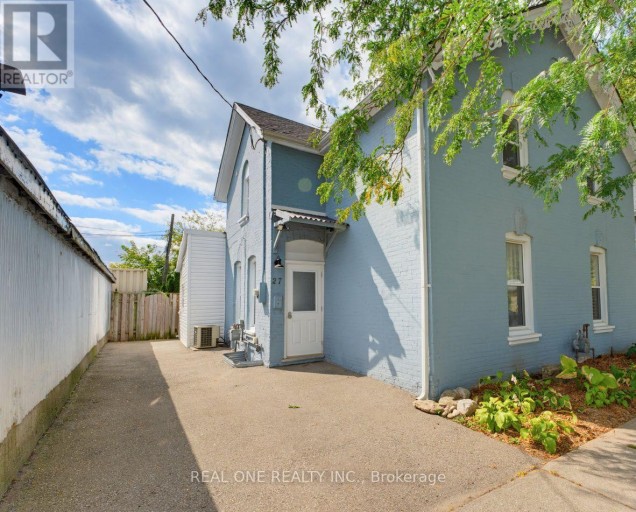 27 GILKISON STREET, Brantford, Ontario, N3T1Z7