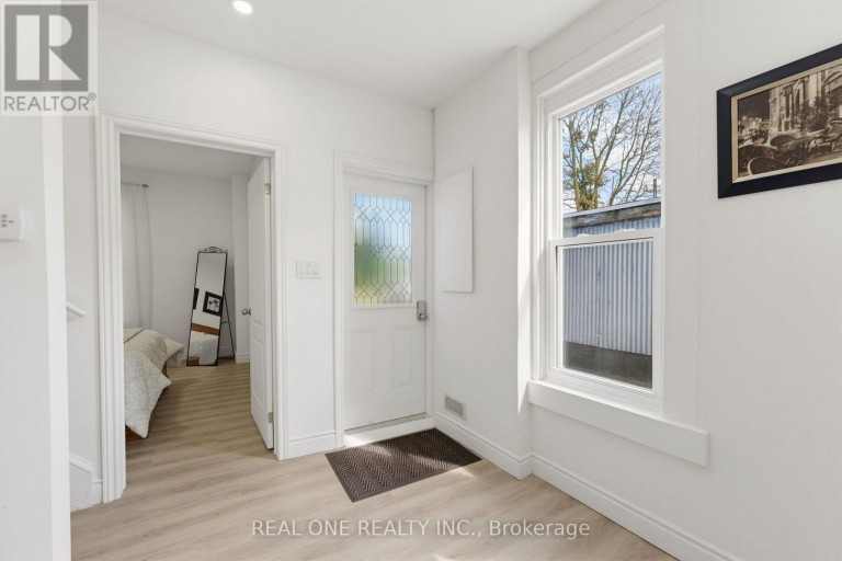 27 GILKISON STREET, Brantford, Ontario, N3T1Z7