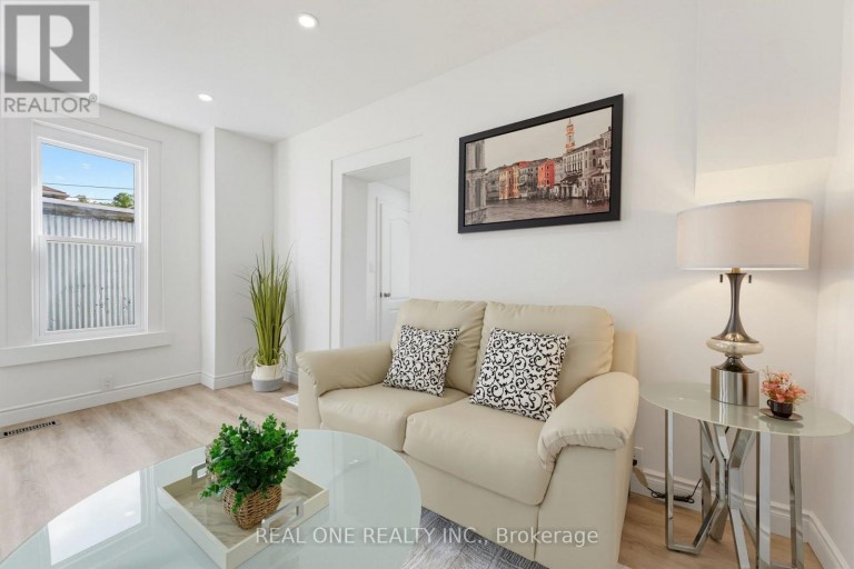 27 GILKISON STREET, Brantford, Ontario, N3T1Z7