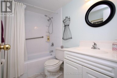 1209 - 1210 RADOM STREET Pickering (Bay Ridges) Ontario photo 14