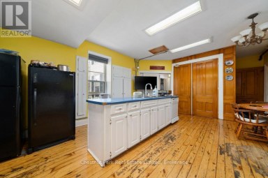 71 QUEEN STREET Prince Edward County (Picton) Ontario photo 20