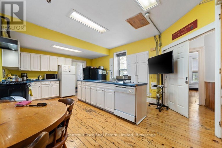 71 QUEEN STREET, Prince Edward County (Picton), Ontario, K0K2T0