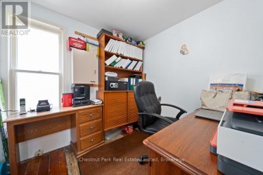 71 QUEEN STREET Prince Edward County (Picton) Ontario photo 24
