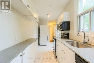478 LOGAN AVENUE Toronto (South Riverdale) Ontario photo 12
