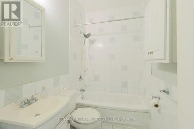 478 LOGAN AVENUE Toronto (South Riverdale) Ontario photo 19