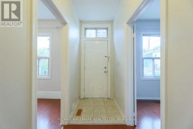 478 LOGAN AVENUE Toronto (South Riverdale) Ontario photo 2