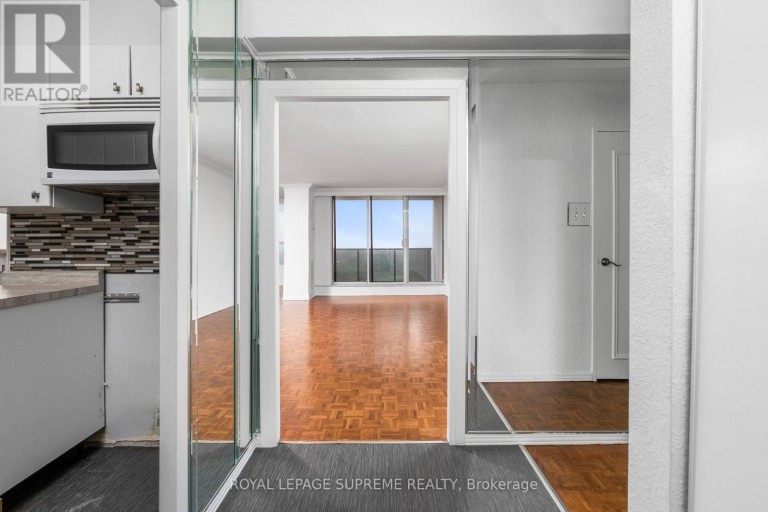 2409 - 85 EMMETT AVENUE, Toronto (Mount Dennis), Ontario, M6M5A2