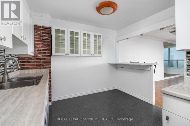 2409 - 85 EMMETT AVENUE, Toronto (Mount Dennis), Ontario, M6M5A2