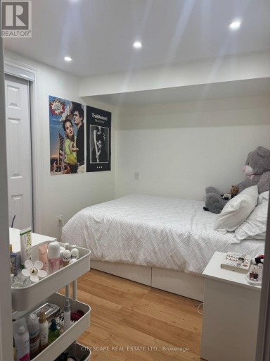 76 EASTHAMPTON ROAD, Hamilton (Stoney Creek), Ontario, L8E6C4
