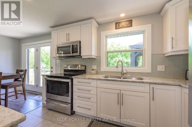 966 GLENBANNER ROAD London South (South Y) Ontario photo 12