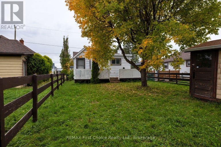 84 PENFOLD STREET, Thunder Bay (Shuniah), Ontario, P7A3J9