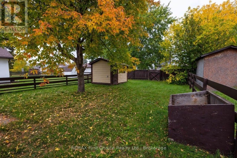 84 PENFOLD STREET, Thunder Bay (Shuniah), Ontario, P7A3J9
