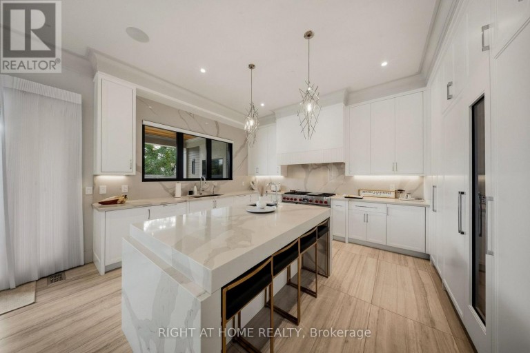 125 CLEARVIEW HEIGHTS, King (King City), Ontario, L7B1H6