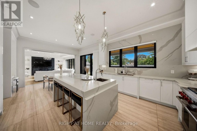 125 CLEARVIEW HEIGHTS, King (King City), Ontario, L7B1H6