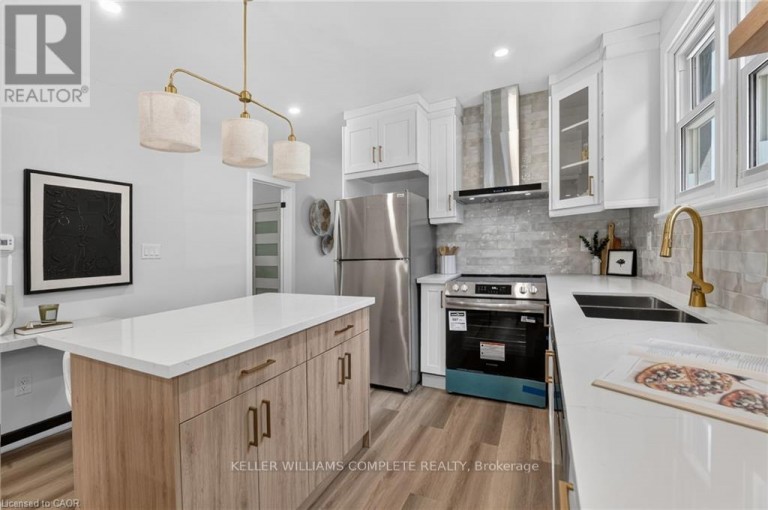 43 BRUCEDALE AVENUE E, Hamilton (Centremount), Ontario, L9A1N1