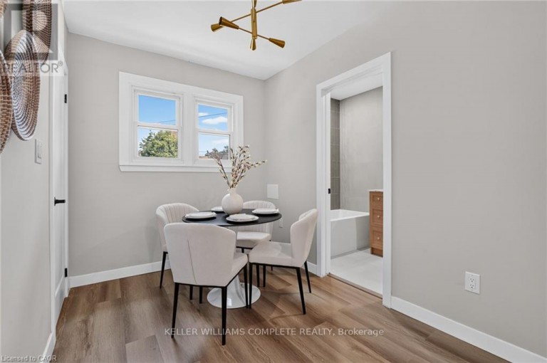 43 BRUCEDALE AVENUE E, Hamilton (Centremount), Ontario, L9A1N1