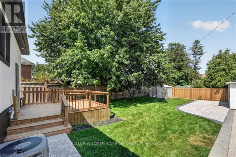 43 BRUCEDALE AVENUE E, Hamilton (Centremount), Ontario, L9A1N1