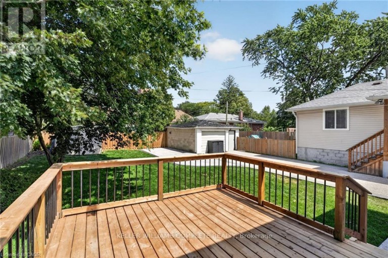 43 BRUCEDALE AVENUE E, Hamilton (Centremount), Ontario, L9A1N1