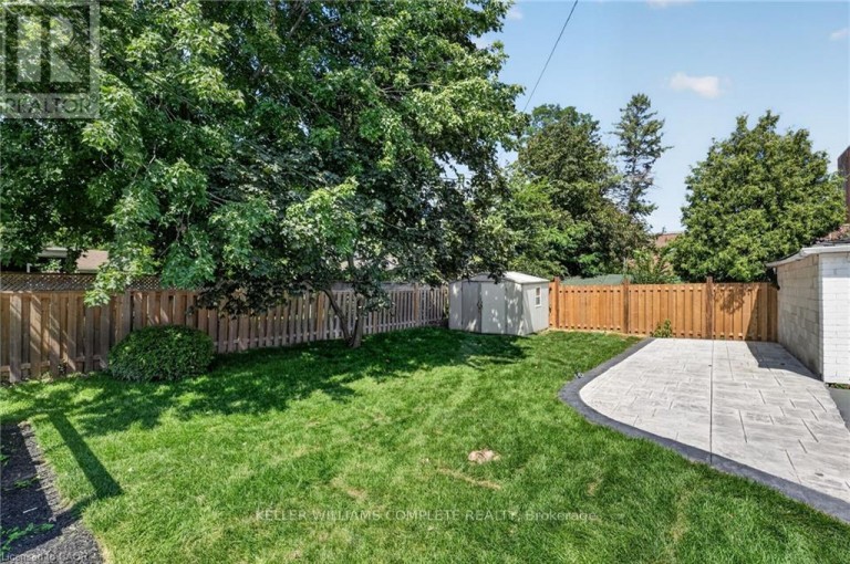 43 BRUCEDALE AVENUE E, Hamilton (Centremount), Ontario, L9A1N1