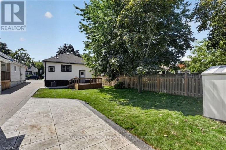 43 BRUCEDALE AVENUE E, Hamilton (Centremount), Ontario, L9A1N1