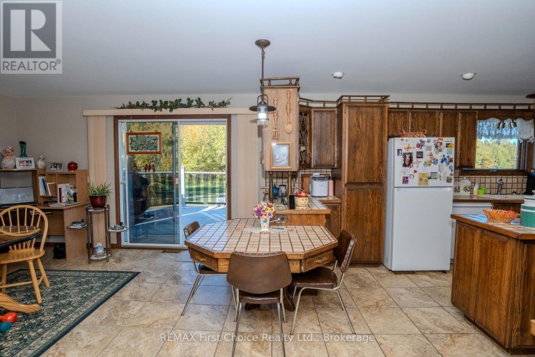 3410 HWY 11 71 HIGHWAY, La Vallee, Ontario, P0W1C0