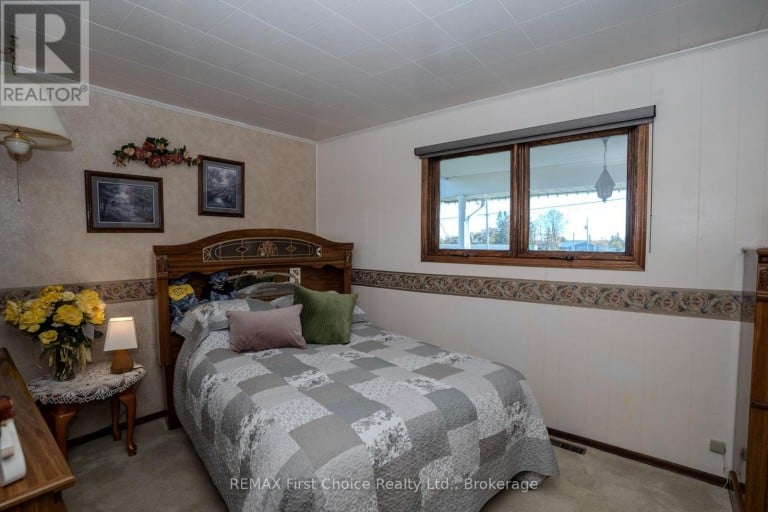 3410 HWY 11 71 HIGHWAY, La Vallee, Ontario, P0W1C0