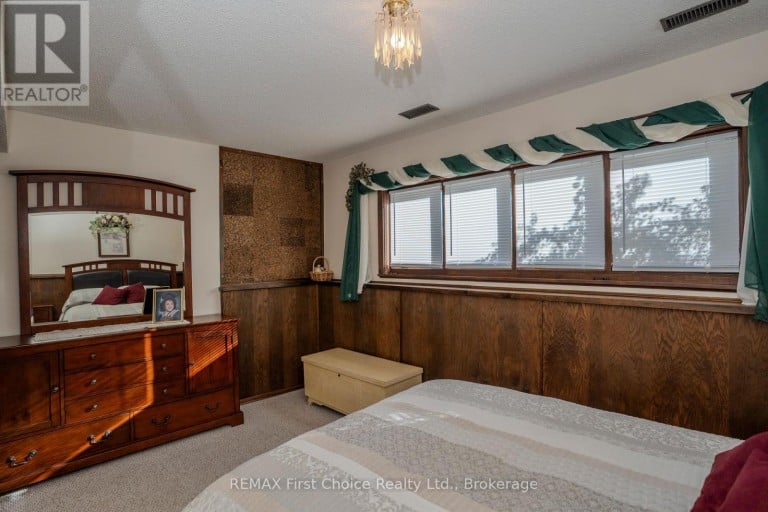 3410 HWY 11 71 HIGHWAY, La Vallee, Ontario, P0W1C0