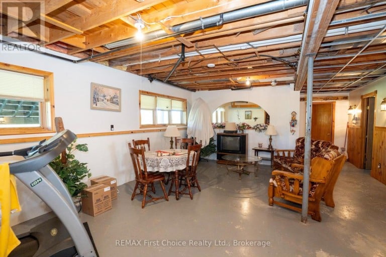 3410 HWY 11 71 HIGHWAY, La Vallee, Ontario, P0W1C0