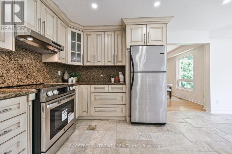 151 OLD SURREY LANE, Richmond Hill (South Richvale), Ontario, L4C6R9