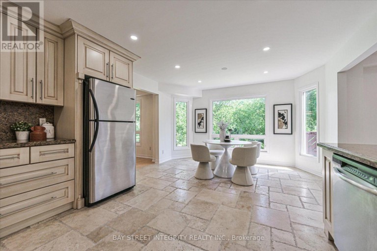 151 OLD SURREY LANE, Richmond Hill (South Richvale), Ontario, L4C6R9
