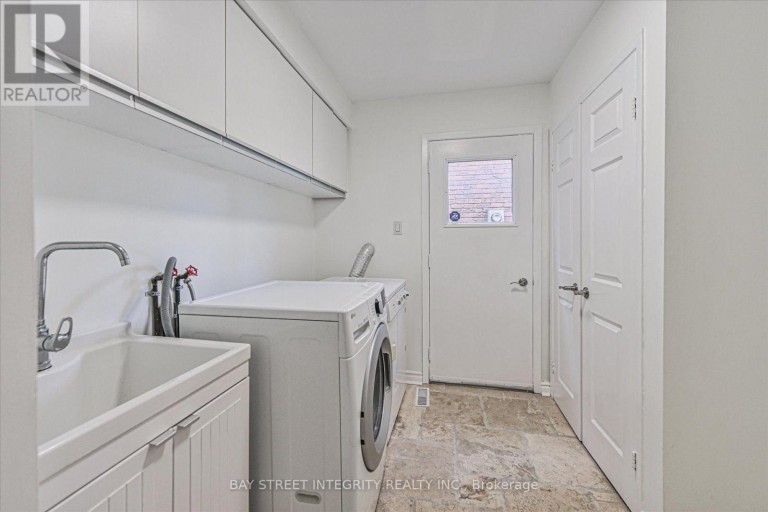 151 OLD SURREY LANE, Richmond Hill (South Richvale), Ontario, L4C6R9
